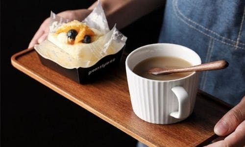 Plateau-Acacia-avec-Gateau